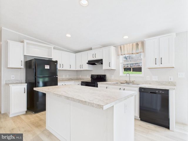 119 CHESTNUT HILL DR, York, PA 17408