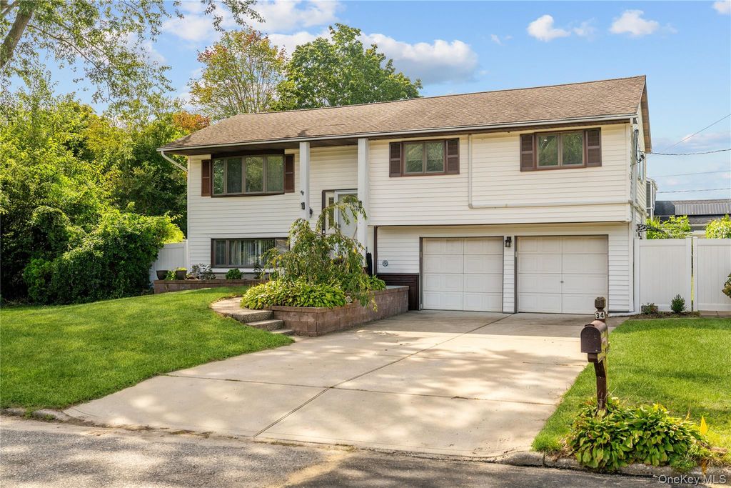 34 Bellwood Avenue, Centereach, NY 11720 — photo 2