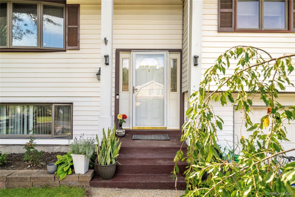 34 Bellwood Avenue, Centereach, NY 11720 — photo 4
