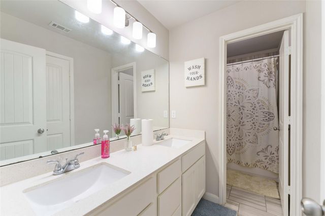 7002 Victorville Drive, Rosharon, TX 77583