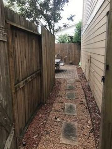 2920 Clay Street, Houston, TX 77003