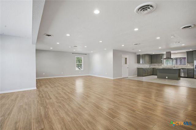 1225 N Unicorn Avenue, New Braunfels, TX 78130