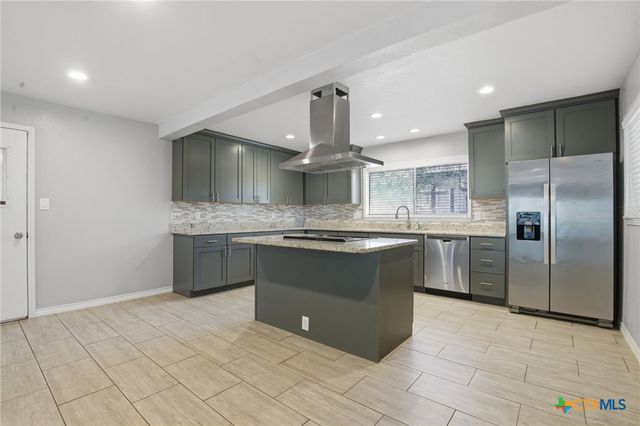 1225 N Unicorn Avenue, New Braunfels, TX 78130