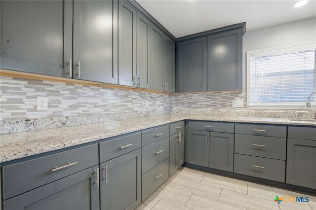 1225 N Unicorn Avenue, New Braunfels, TX 78130