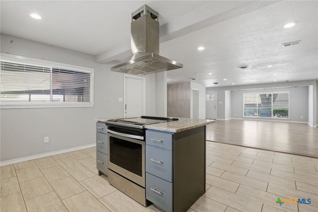 1225 N Unicorn Avenue, New Braunfels, TX 78130