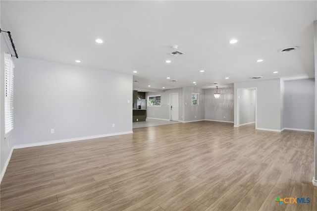 1225 N Unicorn Avenue, New Braunfels, TX 78130