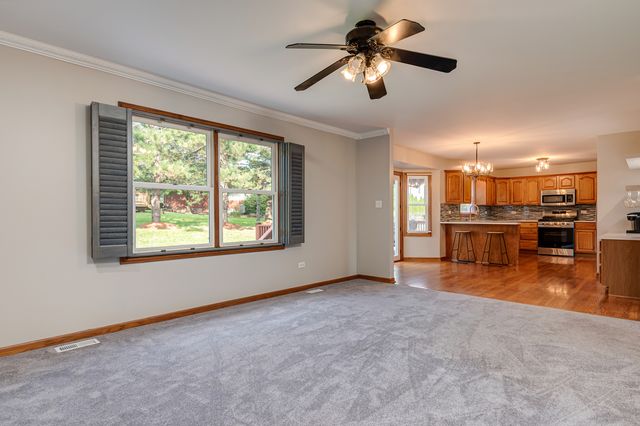 16954 Mohican Drive, Lockport, IL 60441