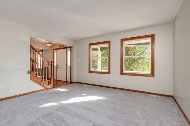 16954 Mohican Drive, Lockport, IL 60441