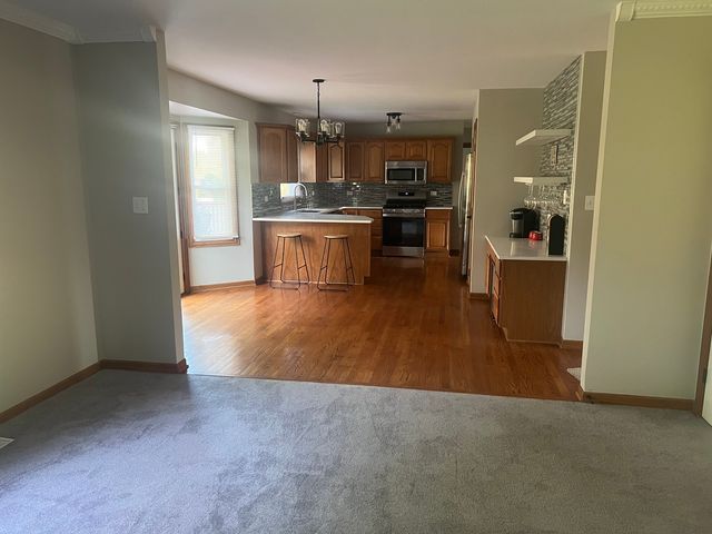 16954 Mohican Drive, Lockport, IL 60441
