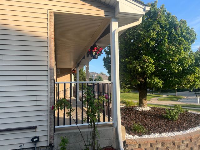 16954 Mohican Drive, Lockport, IL 60441