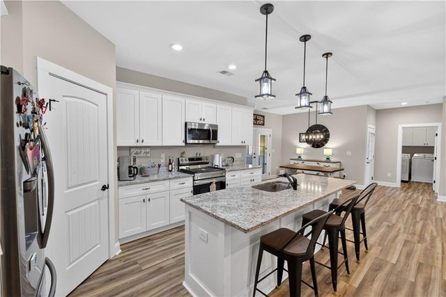 143 Sylvia's Way, Jasper, GA 30143