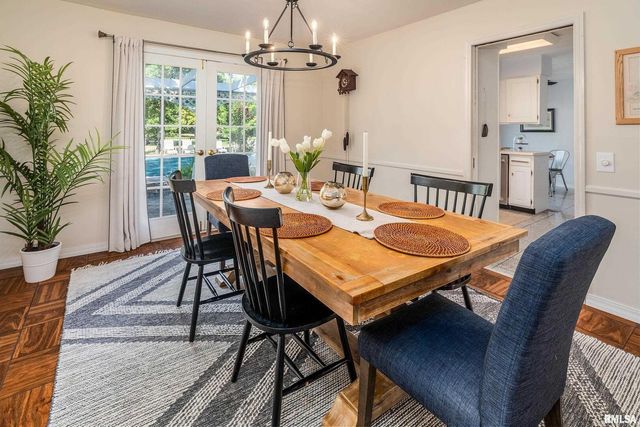 27 W Pinewood Drive, Carbondale, IL 62901