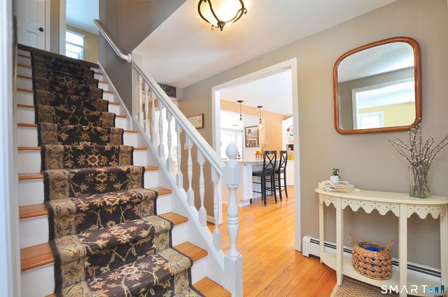 21 North Drive, Simsbury, CT 06070