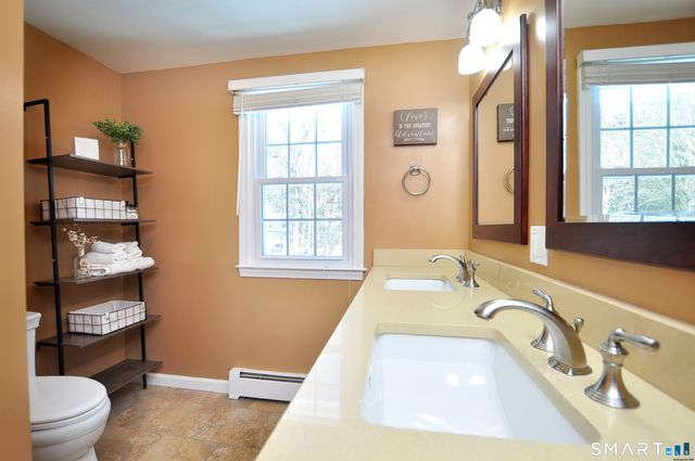 21 North Drive, Simsbury, CT 06070