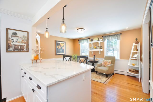 21 North Drive, Simsbury, CT 06070