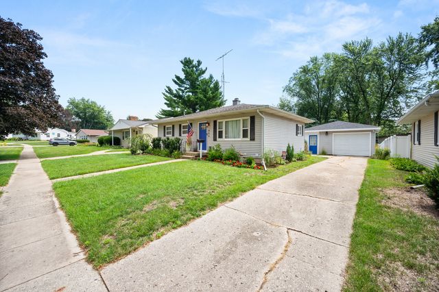 406 Kishwaukee Drive, Sycamore, IL 60178