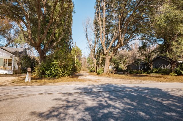 4294 River Road, Johns Island, SC 29455