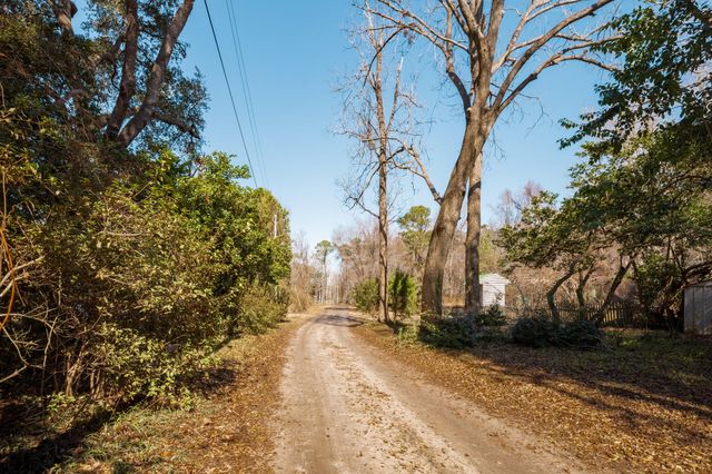 4294 River Road, Johns Island, SC 29455