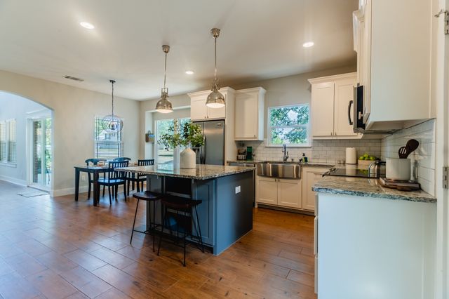 32 Coffee Circle, Pottsboro, TX 75076