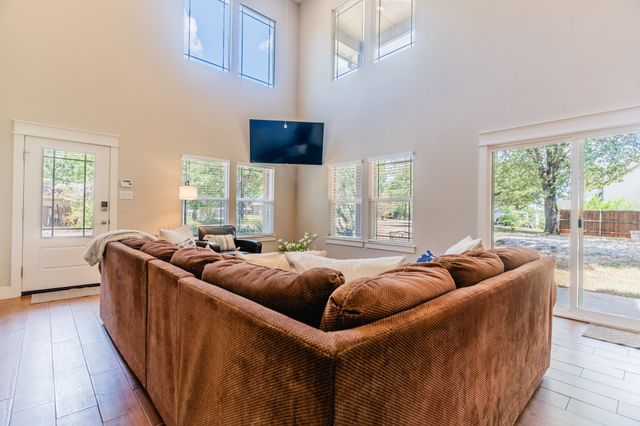 32 Coffee Circle, Pottsboro, TX 75076