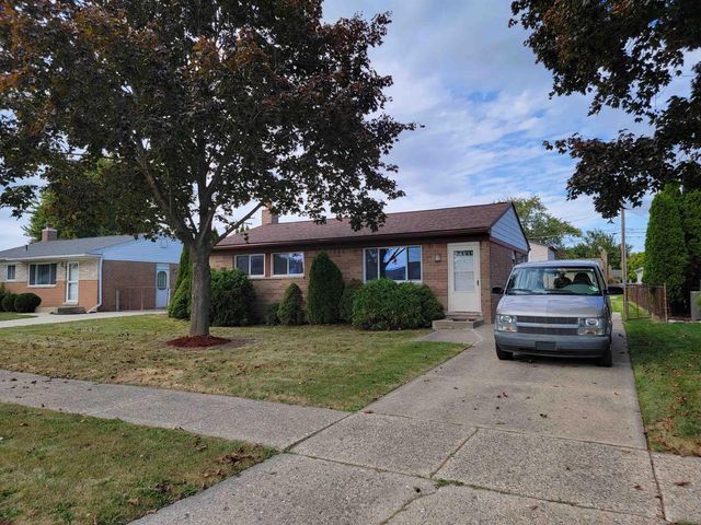18015 Edgefield Street, Clinton Twp, MI 48035