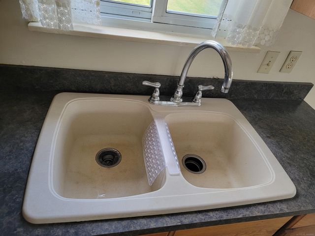 18015 Edgefield Street, Clinton Twp, MI 48035