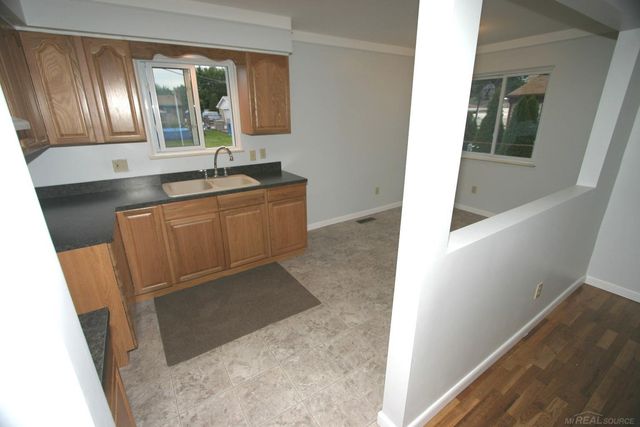 18015 Edgefield Street, Clinton Twp, MI 48035