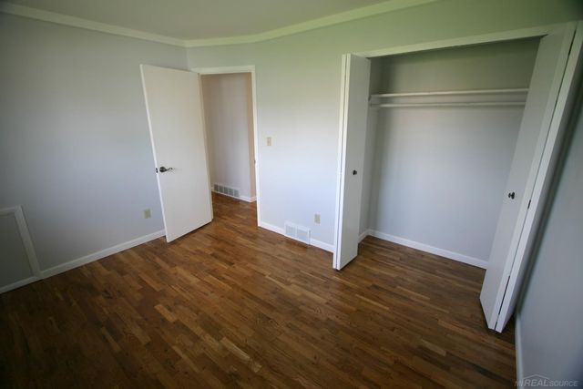 18015 Edgefield Street, Clinton Twp, MI 48035