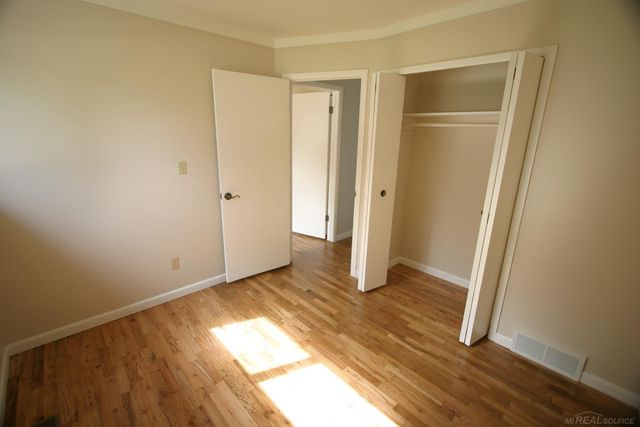 18015 Edgefield Street, Clinton Twp, MI 48035