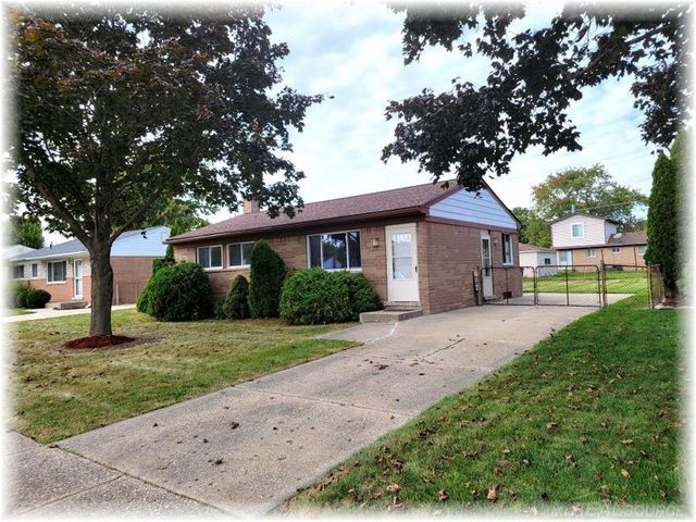 18015 Edgefield Street, Clinton Twp, MI 48035