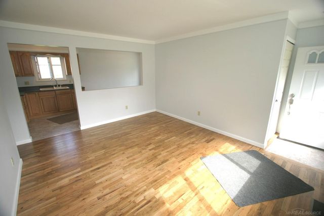 18015 Edgefield Street, Clinton Twp, MI 48035