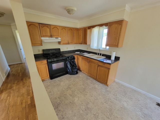 18015 Edgefield Street, Clinton Twp, MI 48035