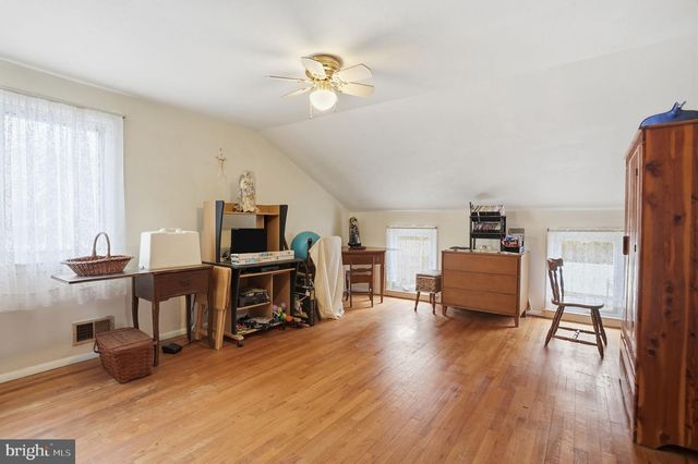 70 SMITHFIELD AVE, Lawrence, NJ 08648