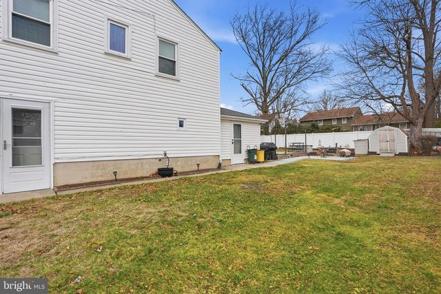 70 SMITHFIELD AVE, Lawrence, NJ 08648