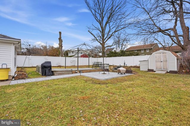 70 SMITHFIELD AVE, Lawrence, NJ 08648