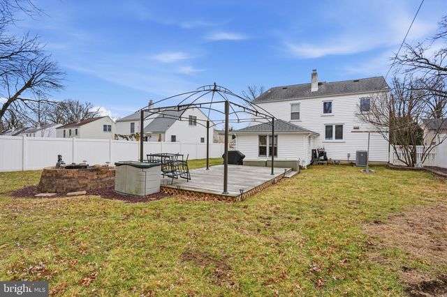 70 SMITHFIELD AVE, Lawrence, NJ 08648