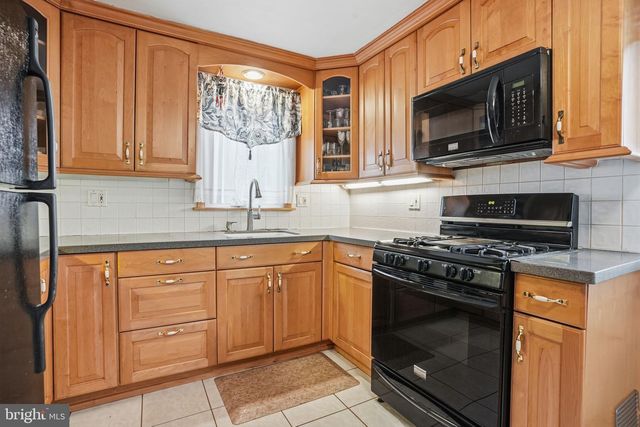 70 SMITHFIELD AVE, Lawrence, NJ 08648