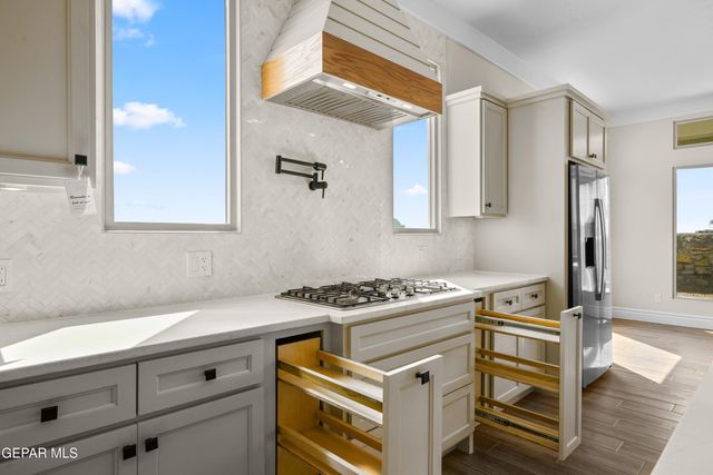 13371 Jeff Winton Drive, El Paso, TX 79928