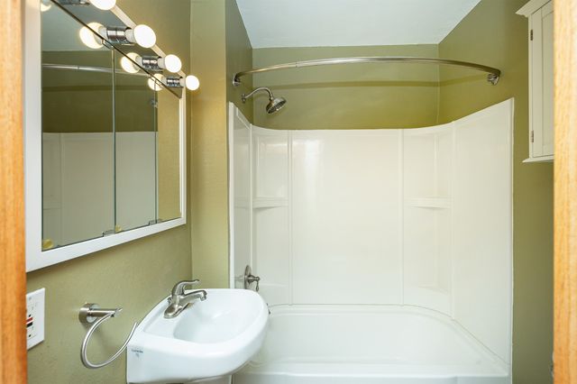 1108 Creston Avenue, Des Moines, IA 50315
