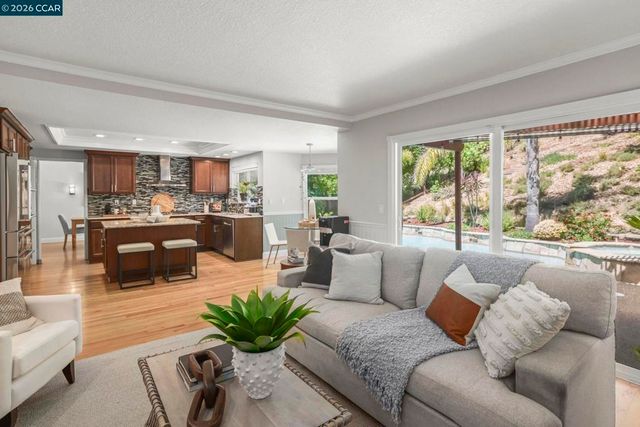 143 Mount Kennedy Dr, Martinez, CA 94553
