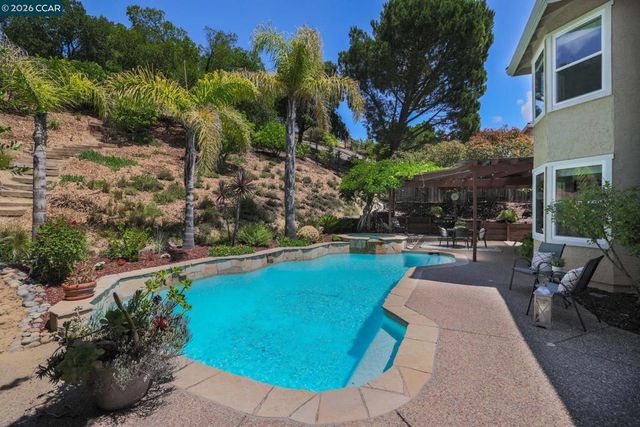 143 Mount Kennedy Dr, Martinez, CA 94553