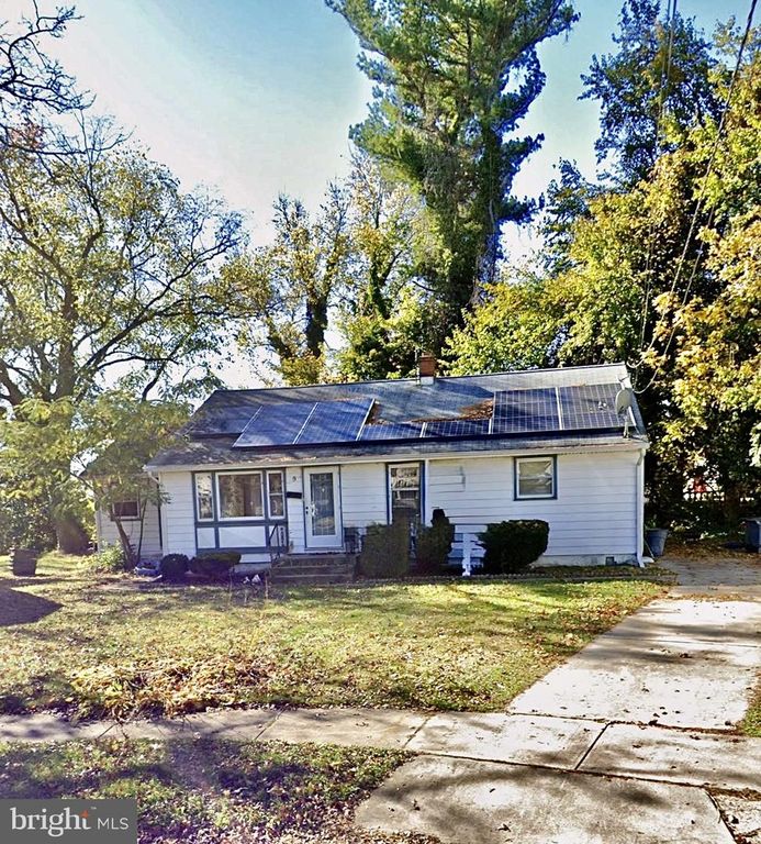 9 VICKY CT, Hamilton, NJ 08610