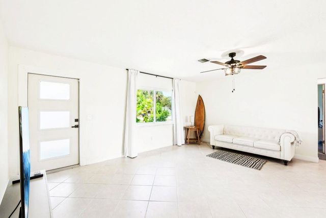 2007 NE 21st Terrace E, Jensen Beach, FL 34957