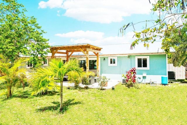 2007 NE 21st Terrace E, Jensen Beach, FL 34957