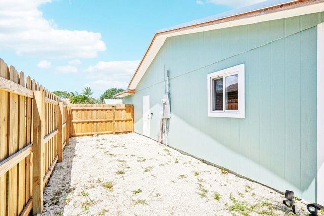 2007 NE 21st Terrace E, Jensen Beach, FL 34957