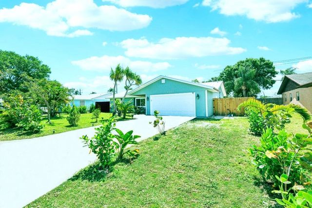 2007 NE 21st Terrace E, Jensen Beach, FL 34957