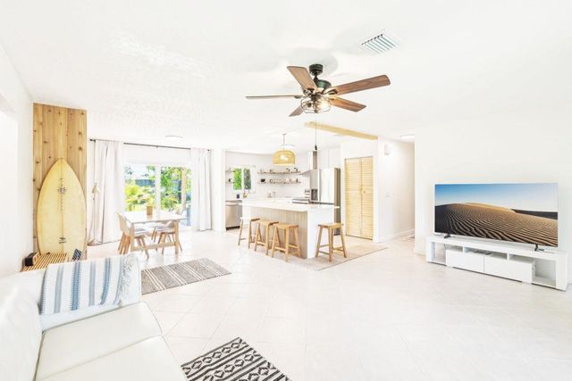 2007 NE 21st Terrace E, Jensen Beach, FL 34957
