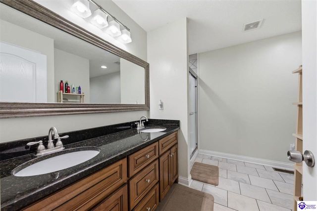 16 Brentwood Drive, Elizabethtown, KY 42701
