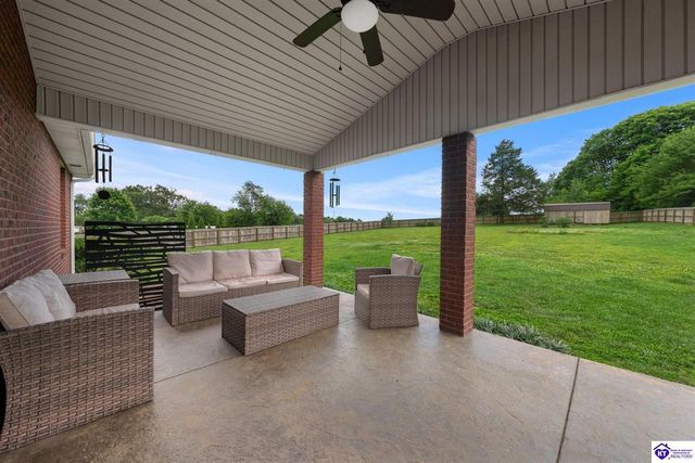 16 Brentwood Drive, Elizabethtown, KY 42701