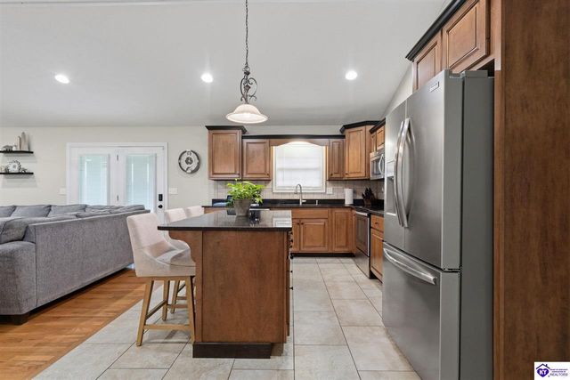16 Brentwood Drive, Elizabethtown, KY 42701